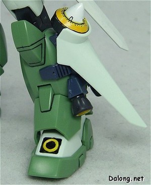 HG Ginn Type High-Maneuver (고기동형) - 다리 옆 버니어의 노란부분과 하얀부분도 부분도색.