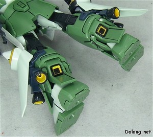 HG Ginn Type High-Maneuver (고기동형) - 뒷부분과 옆부분 버니어도 서비스로 부분도색 (^^;)