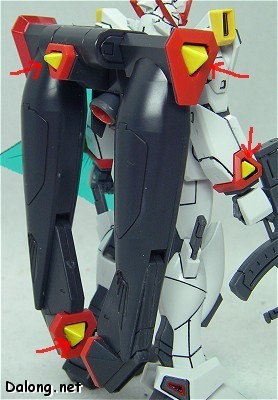 HG Hyperion Gundam - 몸체 여러 곳의 삼각피라밋 부분은 색분할이 안되어 있는 관계로 노란색으로 전부 도색해주었습니다.