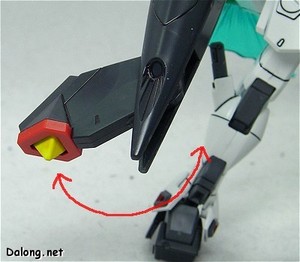 HG Hyperion Gundam - 빔병기인 폴 팬트리 끝부분은 180도로 회전 이동이 가능합니다.