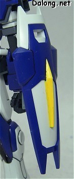 HG 105Dagger + Gunbarrel - 쉴드의 노란색은 어쩔 수 없이 부분도색. (스티커 없음)