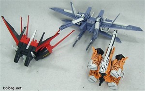 HG 105Dagger + Gunbarrel - 설정이 원래 그렇듯, 스트라이크/대거용 무장팩끼리 연결부가 호환됩니다.